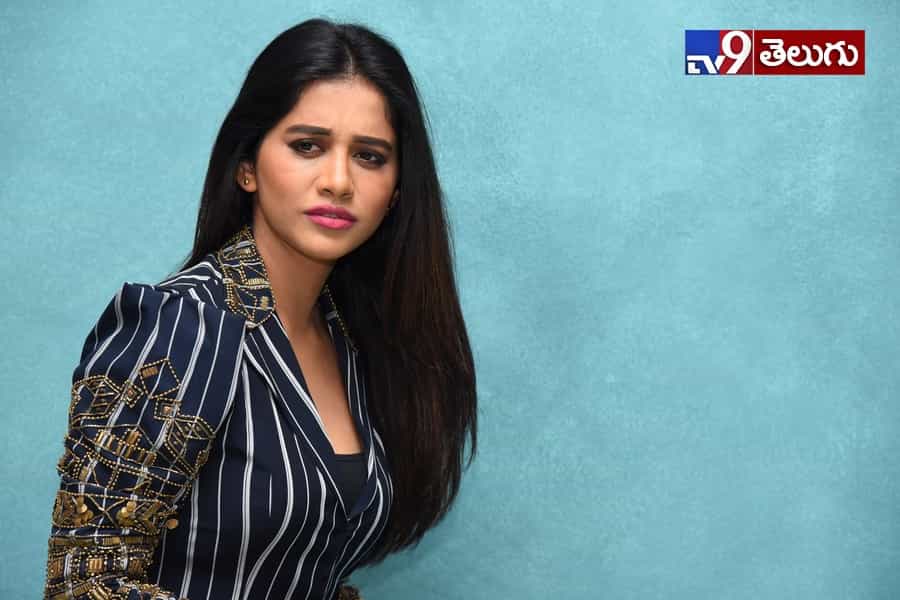 ‘నభా నటేష్’ అందం.. దిమాక్ ఖరాబ్