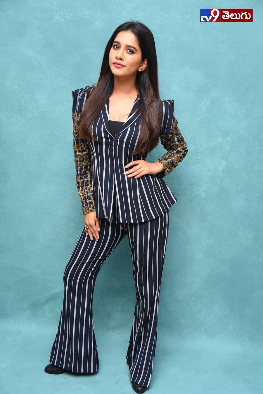 ‘నభా నటేష్’ అందం.. దిమాక్ ఖరాబ్