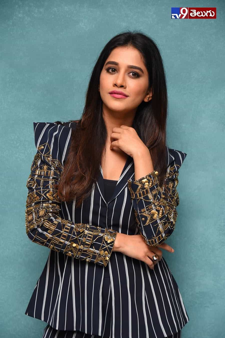 ‘నభా నటేష్’ అందం.. దిమాక్ ఖరాబ్