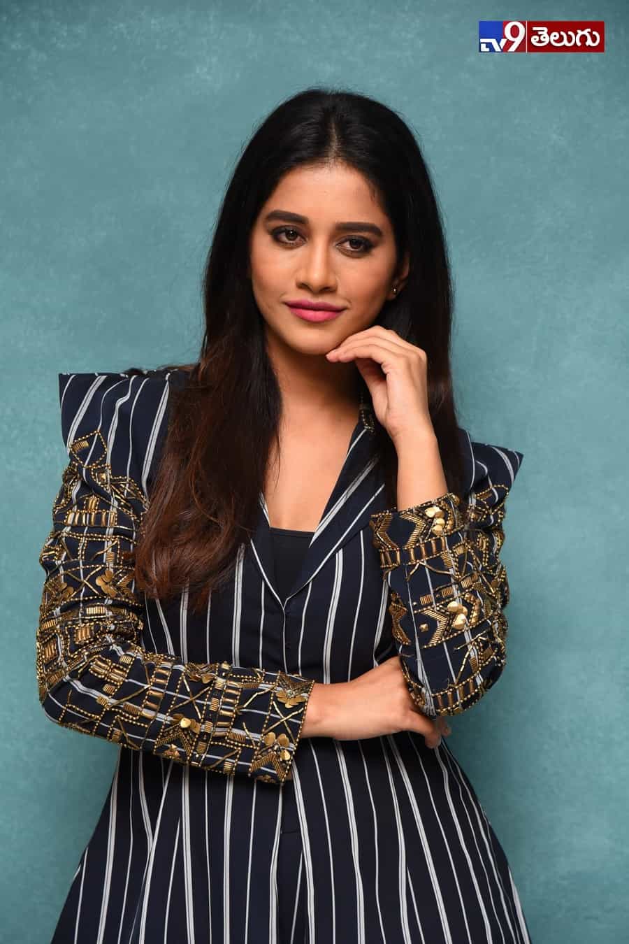 ‘నభా నటేష్’ అందం.. దిమాక్ ఖరాబ్