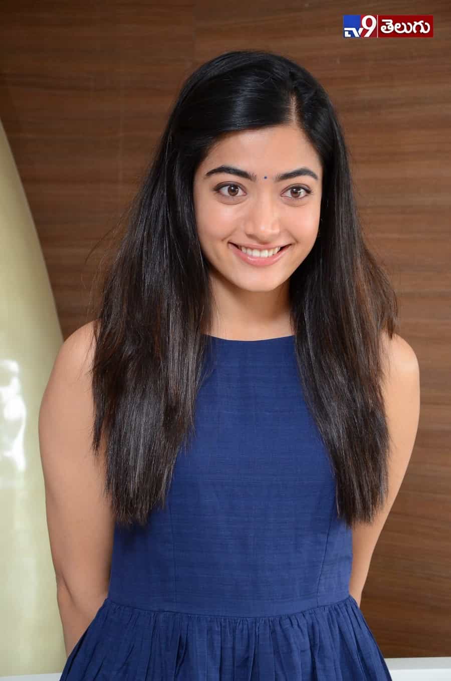 రచ్చ చేస్తున్న “రష్మిక మందన్నా”