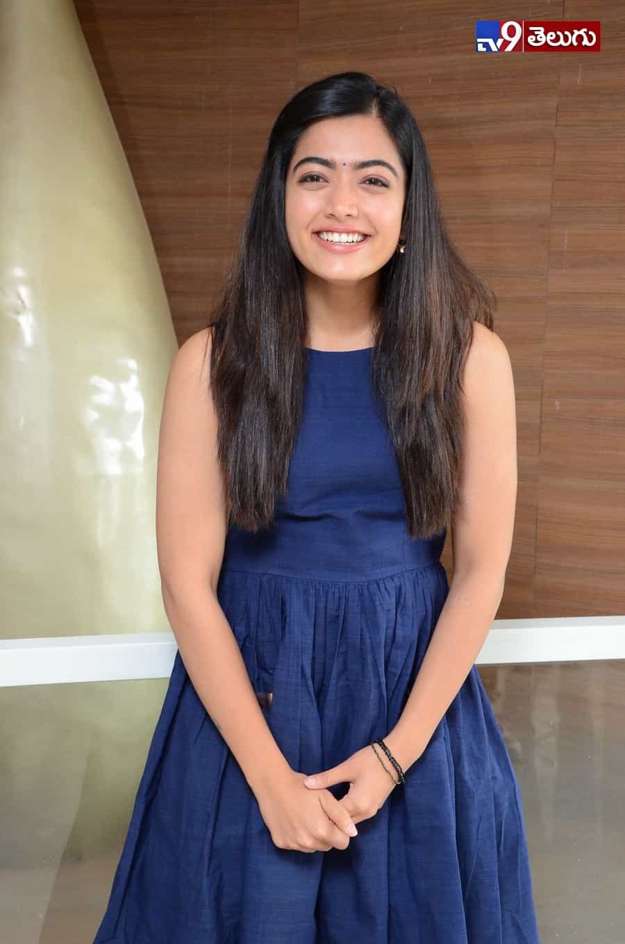 రచ్చ చేస్తున్న “రష్మిక మందన్నా”