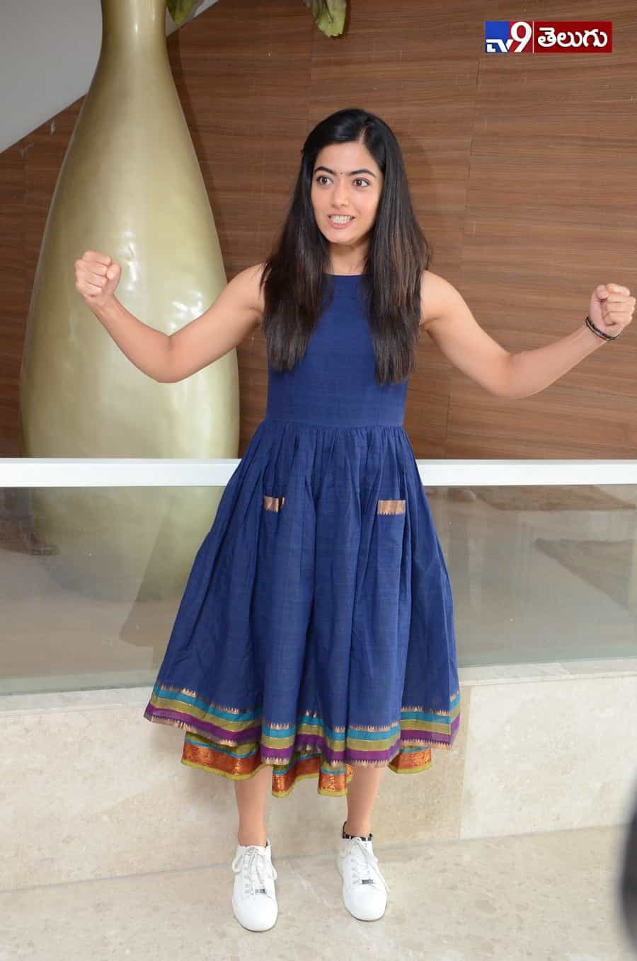 రచ్చ చేస్తున్న “రష్మిక మందన్నా”