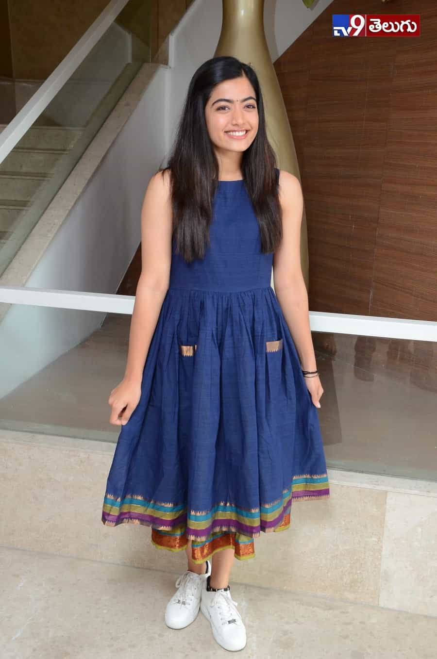 రచ్చ చేస్తున్న “రష్మిక మందన్నా”