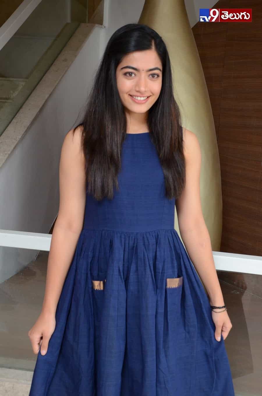 రచ్చ చేస్తున్న “రష్మిక మందన్నా”