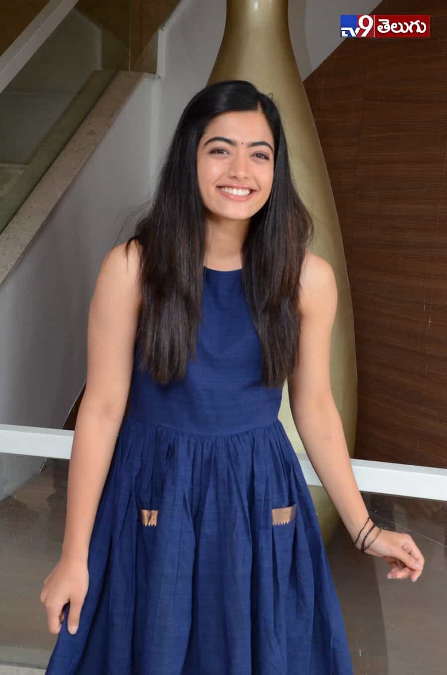రచ్చ చేస్తున్న “రష్మిక మందన్నా”