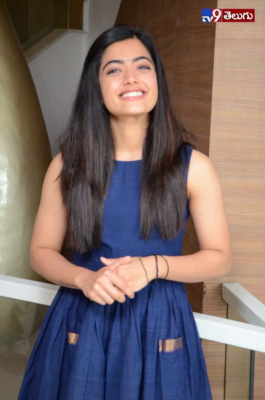 రచ్చ చేస్తున్న “రష్మిక మందన్నా”