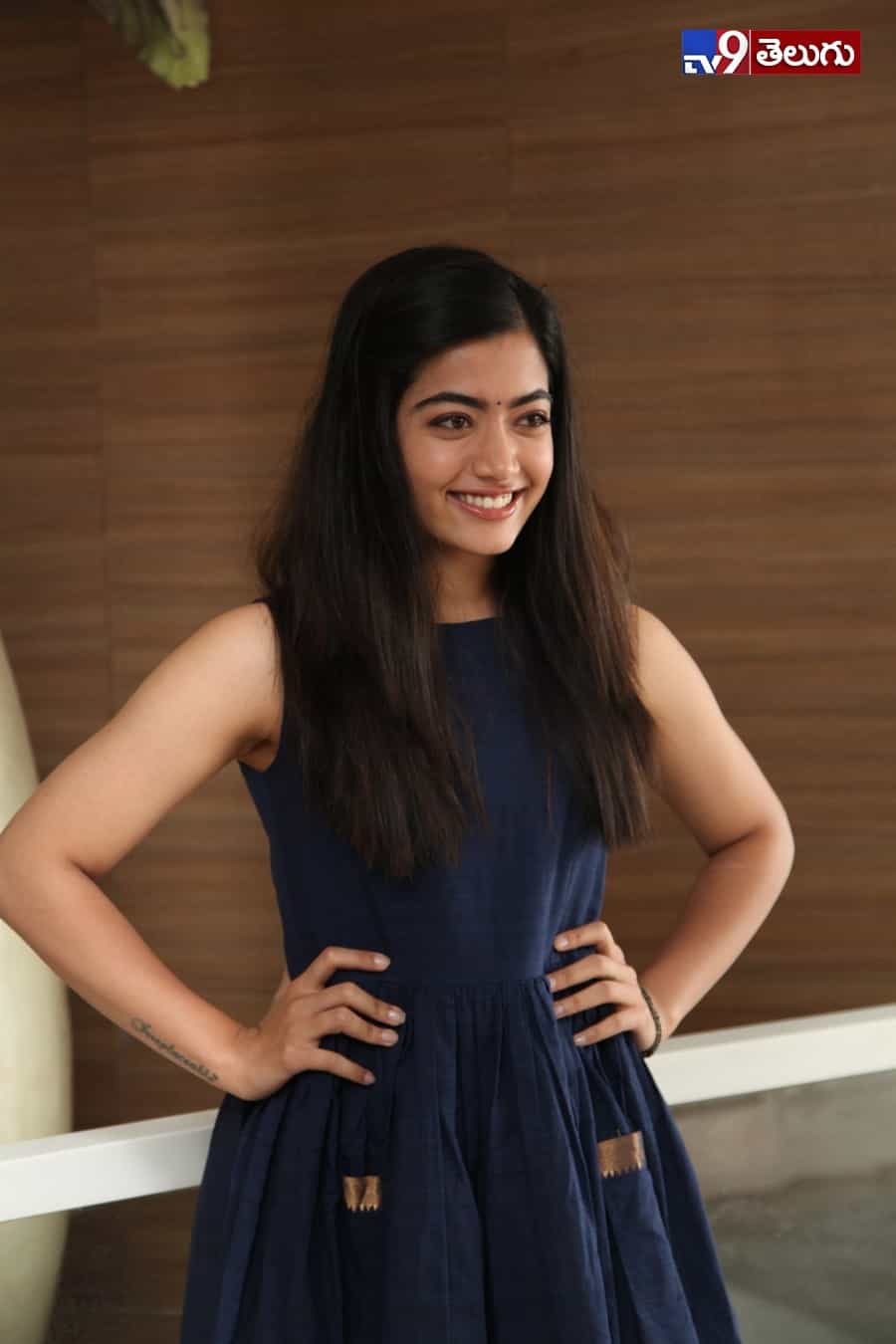 రచ్చ చేస్తున్న “రష్మిక మందన్నా”