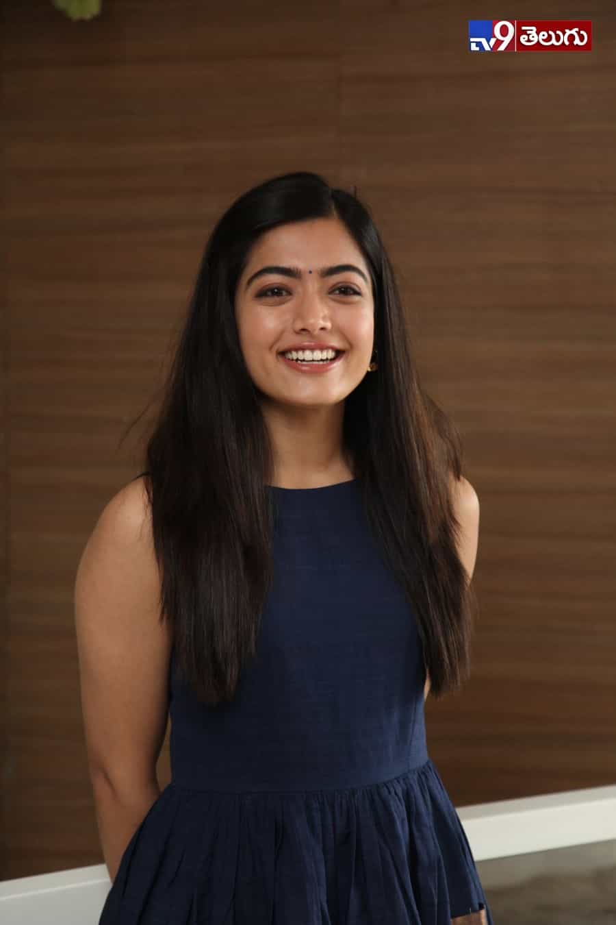 రచ్చ చేస్తున్న “రష్మిక మందన్నా”