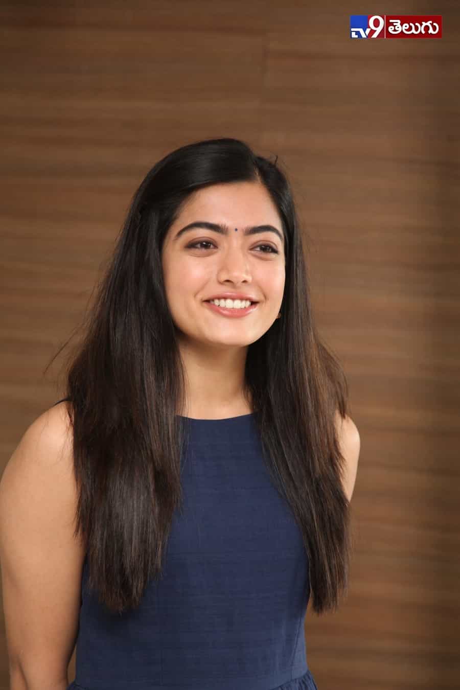 రచ్చ చేస్తున్న “రష్మిక మందన్నా”