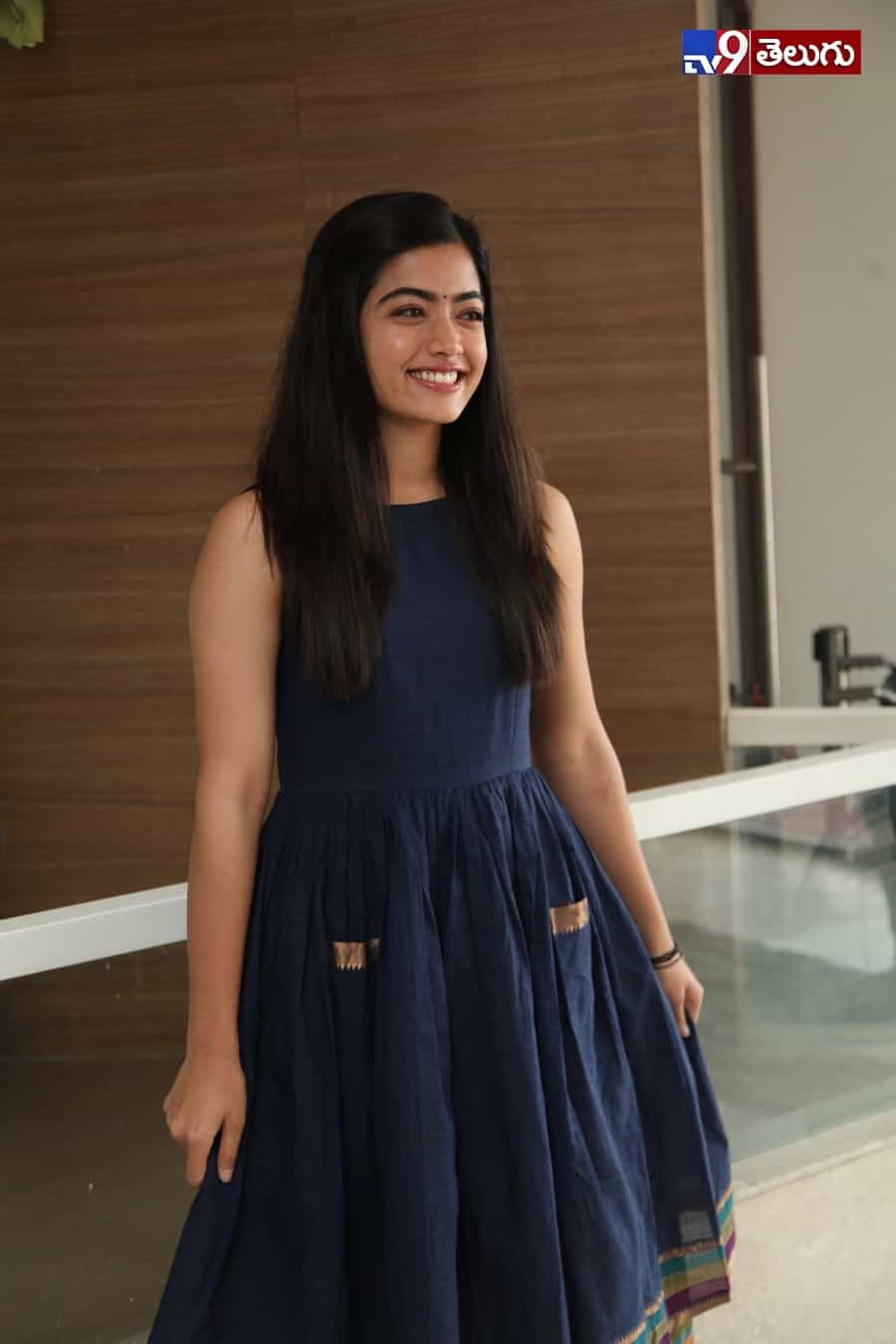 రచ్చ చేస్తున్న “రష్మిక మందన్నా”