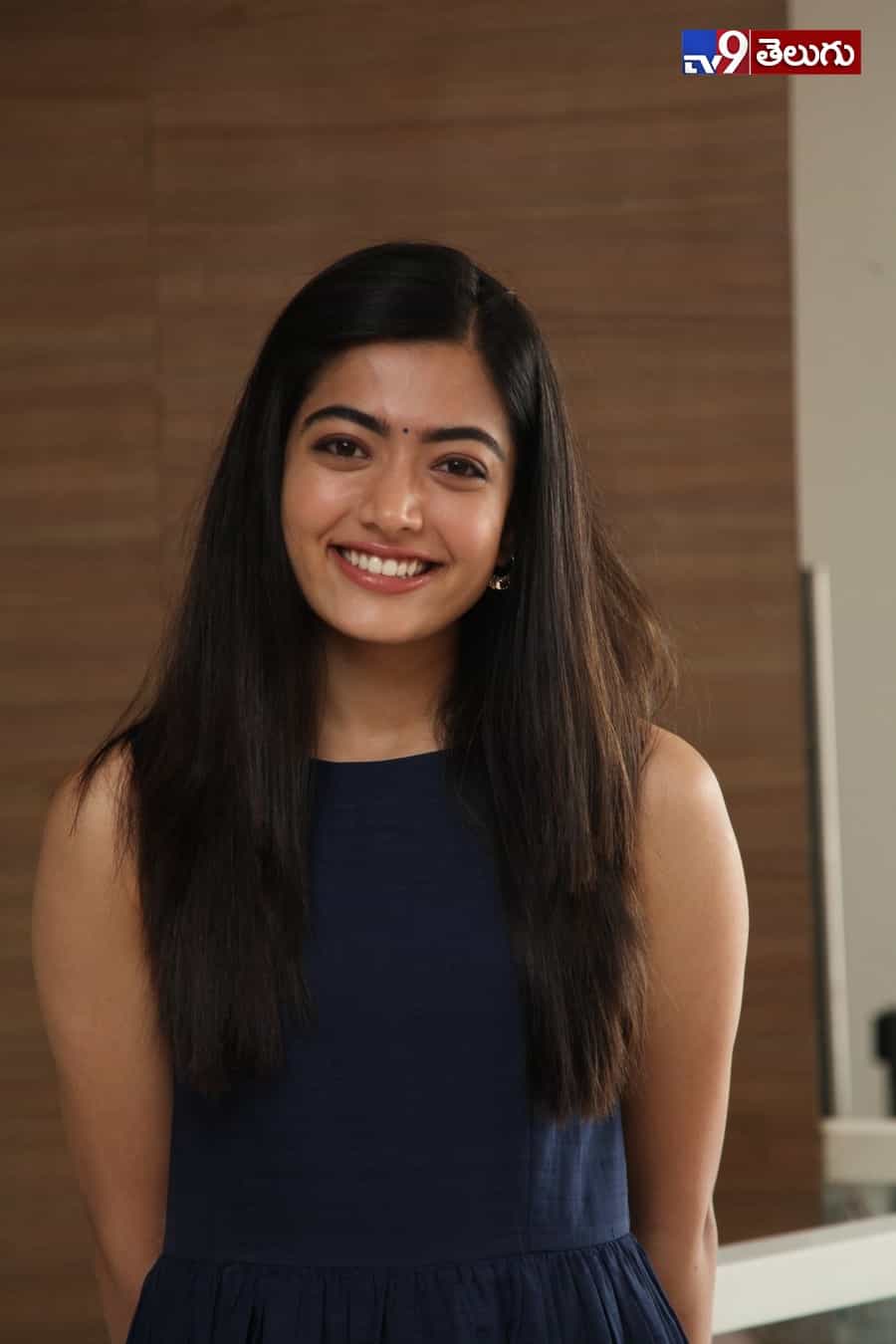 రచ్చ చేస్తున్న “రష్మిక మందన్నా”