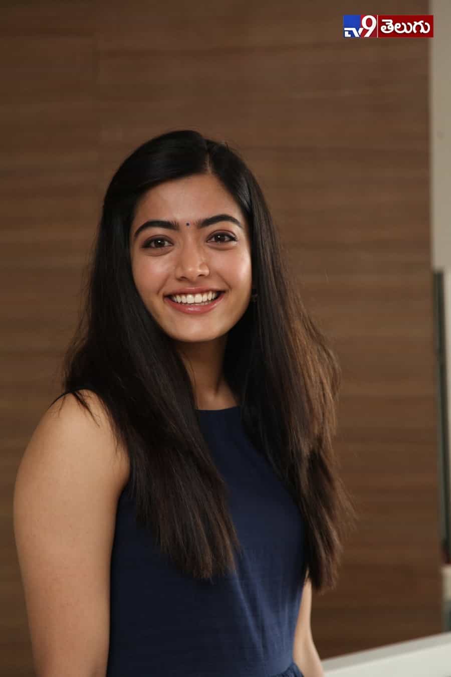 రచ్చ చేస్తున్న “రష్మిక మందన్నా”