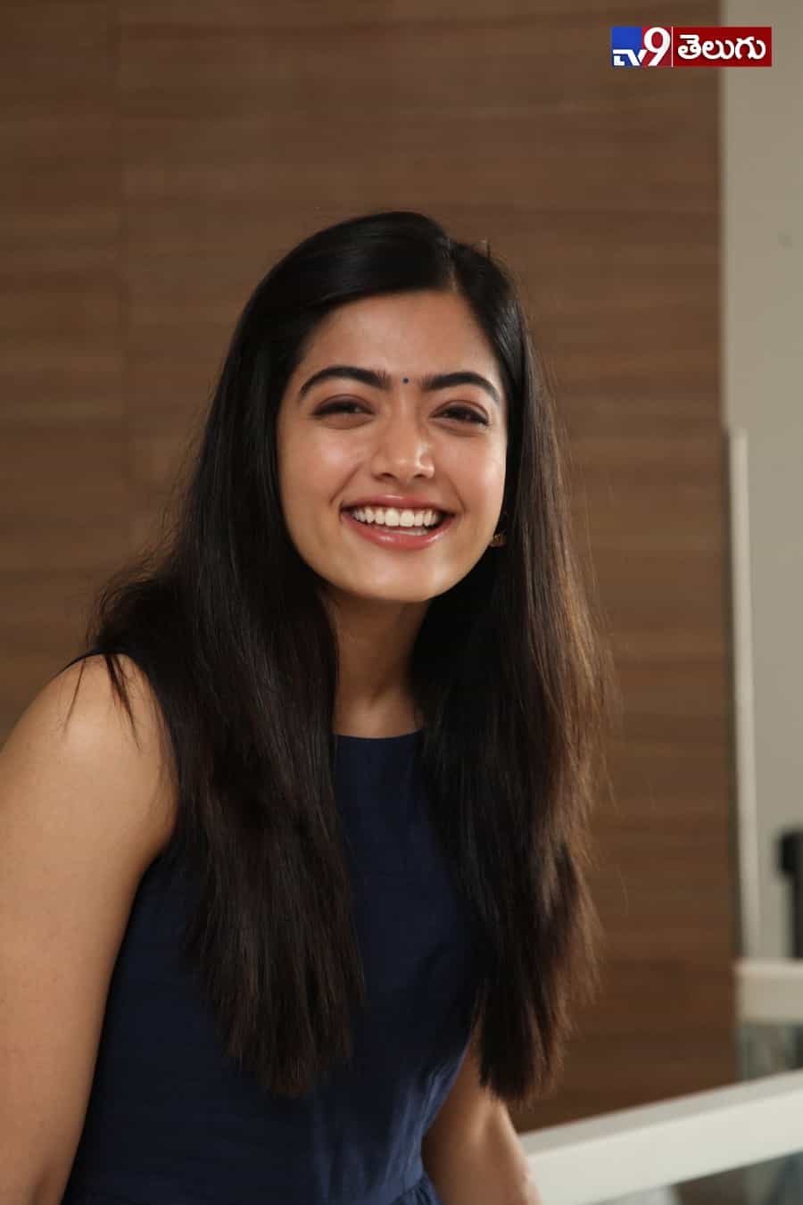 రచ్చ చేస్తున్న “రష్మిక మందన్నా”