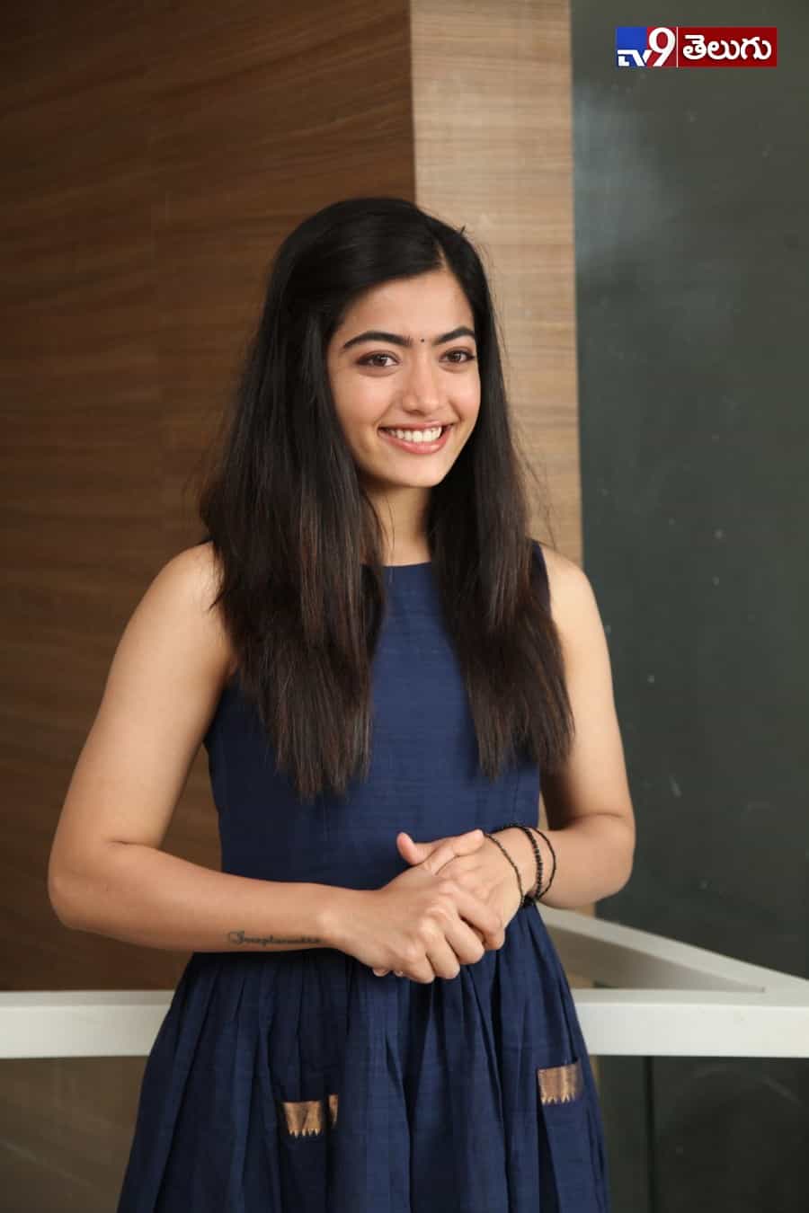 రచ్చ చేస్తున్న “రష్మిక మందన్నా”