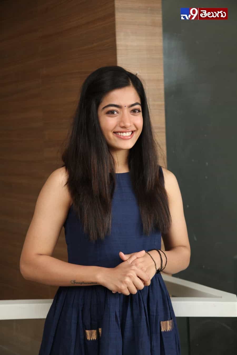 రచ్చ చేస్తున్న “రష్మిక మందన్నా”