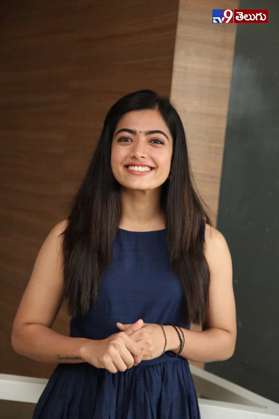 రచ్చ చేస్తున్న “రష్మిక మందన్నా”