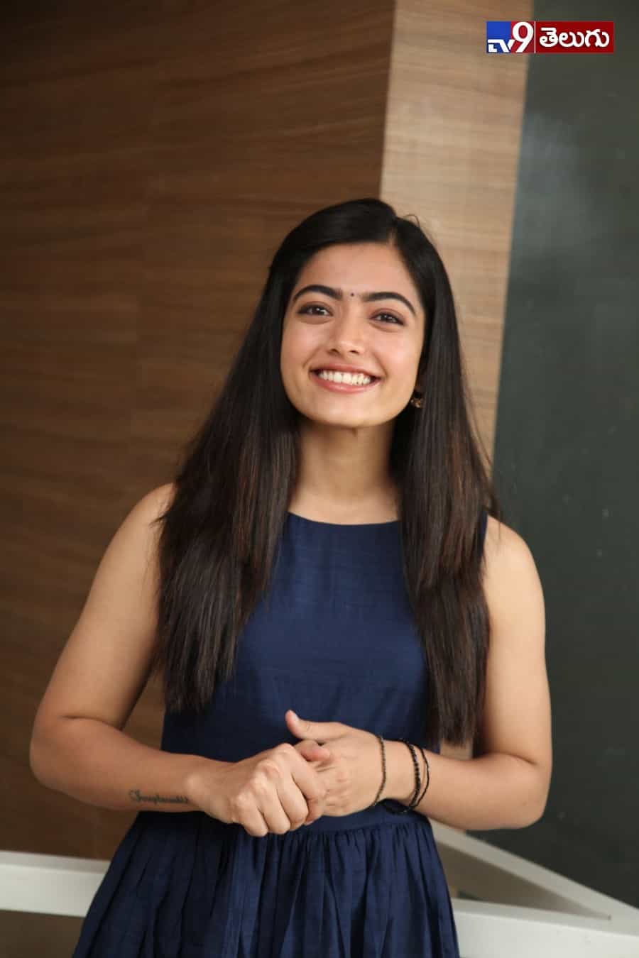 రచ్చ చేస్తున్న “రష్మిక మందన్నా”