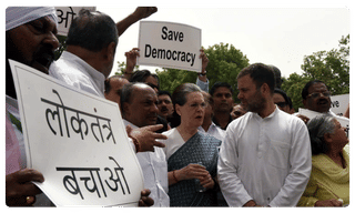 రిటైర్మెంట్‌పై ఆలోచన విరమించుకో ధోనీ.. లతాజీ రిక్వెస్ట్!