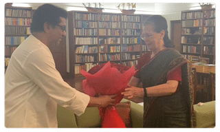 వైఎస్సార్ పేరు తొలగించాలని.. కాగడాల ప్రదర్శన..!