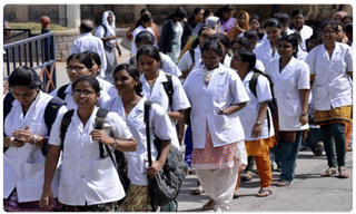 మహారాష్ట్ర వర్షాలు: తివారీ డ్యాంకు గండి.. ఆరుగురు మృతి