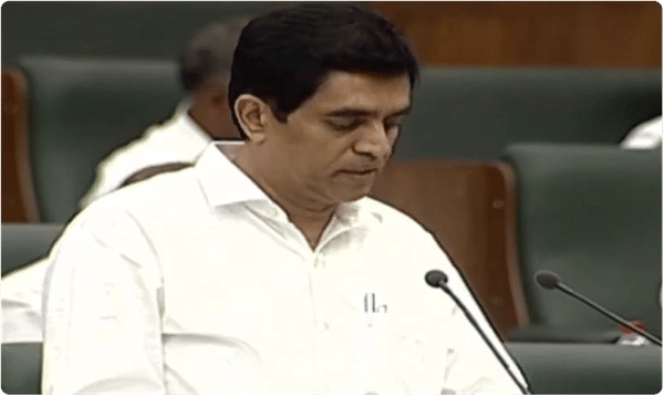 తొలిసారి బడ్జెట్ ప్రవేశపెట్టిన మంత్రి బుగ్గన
