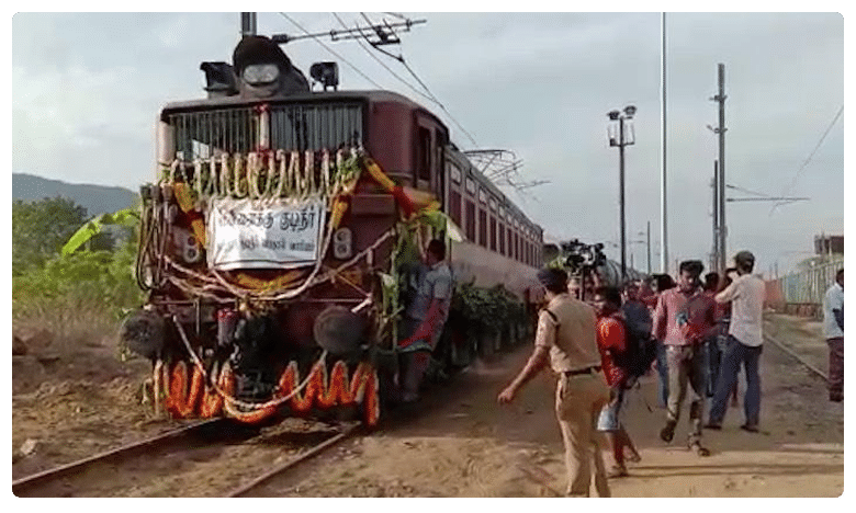 చెన్నైకి తాగునీటి రైళ్లు...