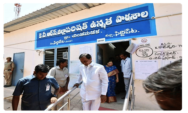 సొంత గ్రామానికి రూ.10 కోట్లు విడుదల చేసిన సీఎం కేసీఆర్