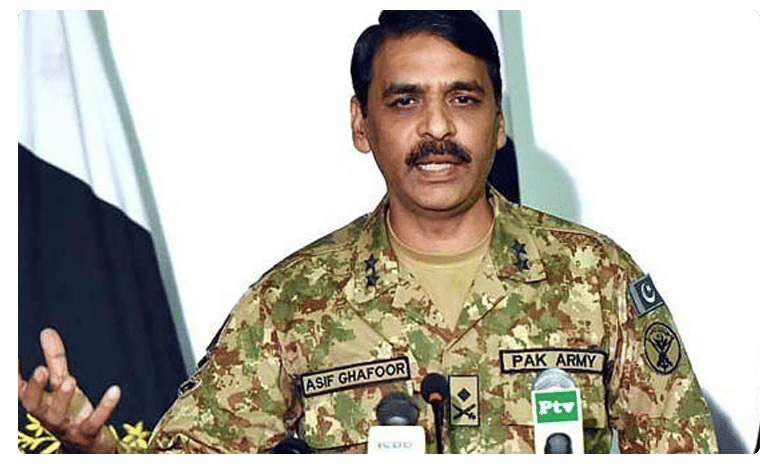 ఉగ్రవాదిని పొగుడుతూ ట్వీట్..