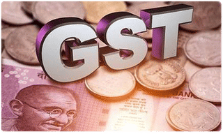 ఇకపై రైళ్లలో నవ్వుతూ పలకరించనున్న ట్రైన్ హోస్టెస్