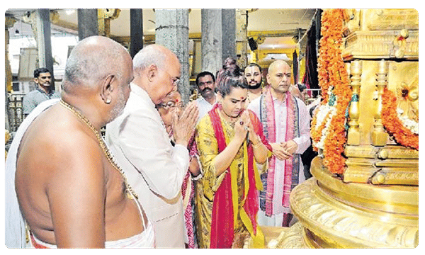 శ్రీవారిని దర్శించుకున్న రాష్ట్రపతి దంపతులు