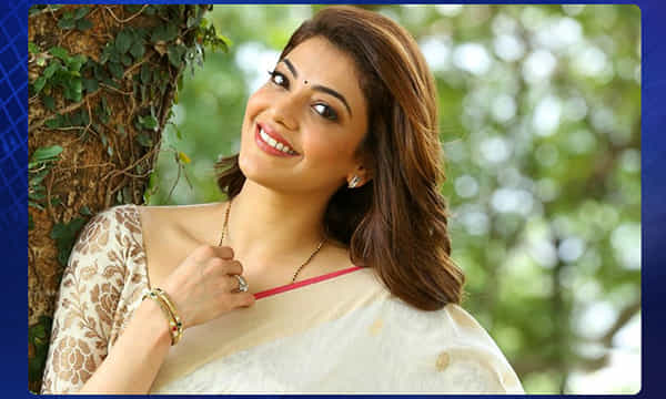 హాలీవుడ్ రేంజిలో.. చందమామ కు బంపరాఫర్ !
