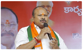 తిరుమలపై బుసలు కొట్టిన నాగుపాము