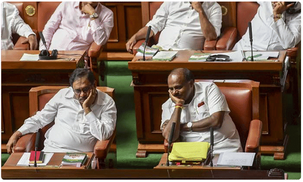 బలవంతపెడితే నేనే రాజీనామా చేస్తా.. కర్ణాటక స్పీకర్ ఆగ్రహం
