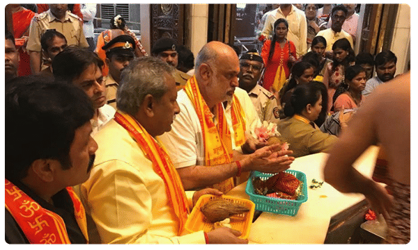 హోటళ్లు, దైవ దర్శనాలు.. కర్ణాటక అసంతృప్త ఎమ్మెల్యేల ముంబాయి టూర్