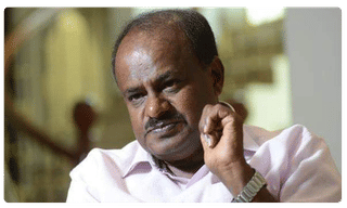 ఉత్సవంలో తొక్కిసలాట.. నలుగురు మృతి