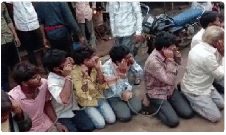 గోవులను తరలిస్తున్నారంటూ.. 25మందిని బంధించి