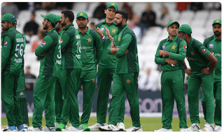 వేలికి గాయం.. కారుతున్న రక్తం.. అయినా ఆటను వదల్లేదు