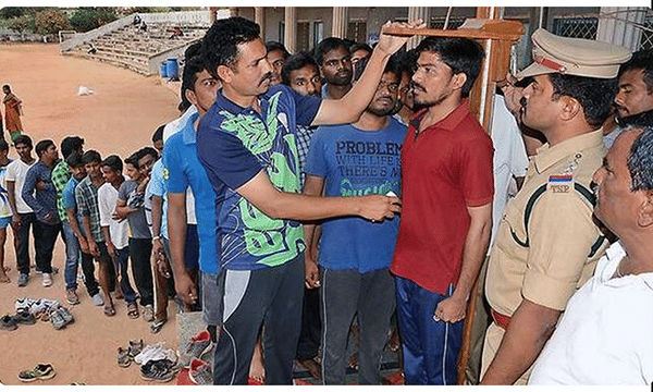 ఏపీ పోలీస్ శాఖలో 13 వేల ఉద్యోగాలు..!