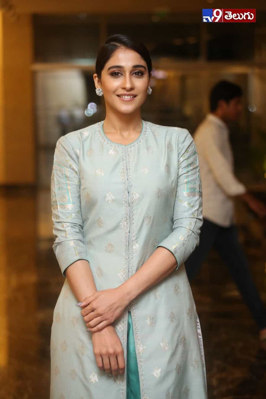 రెజీనా కసాండ్ర మెరుపులు…