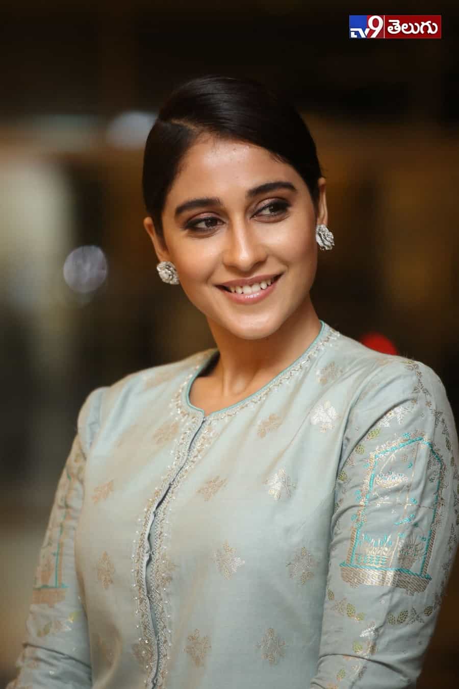 రెజీనా కసాండ్ర మెరుపులు…