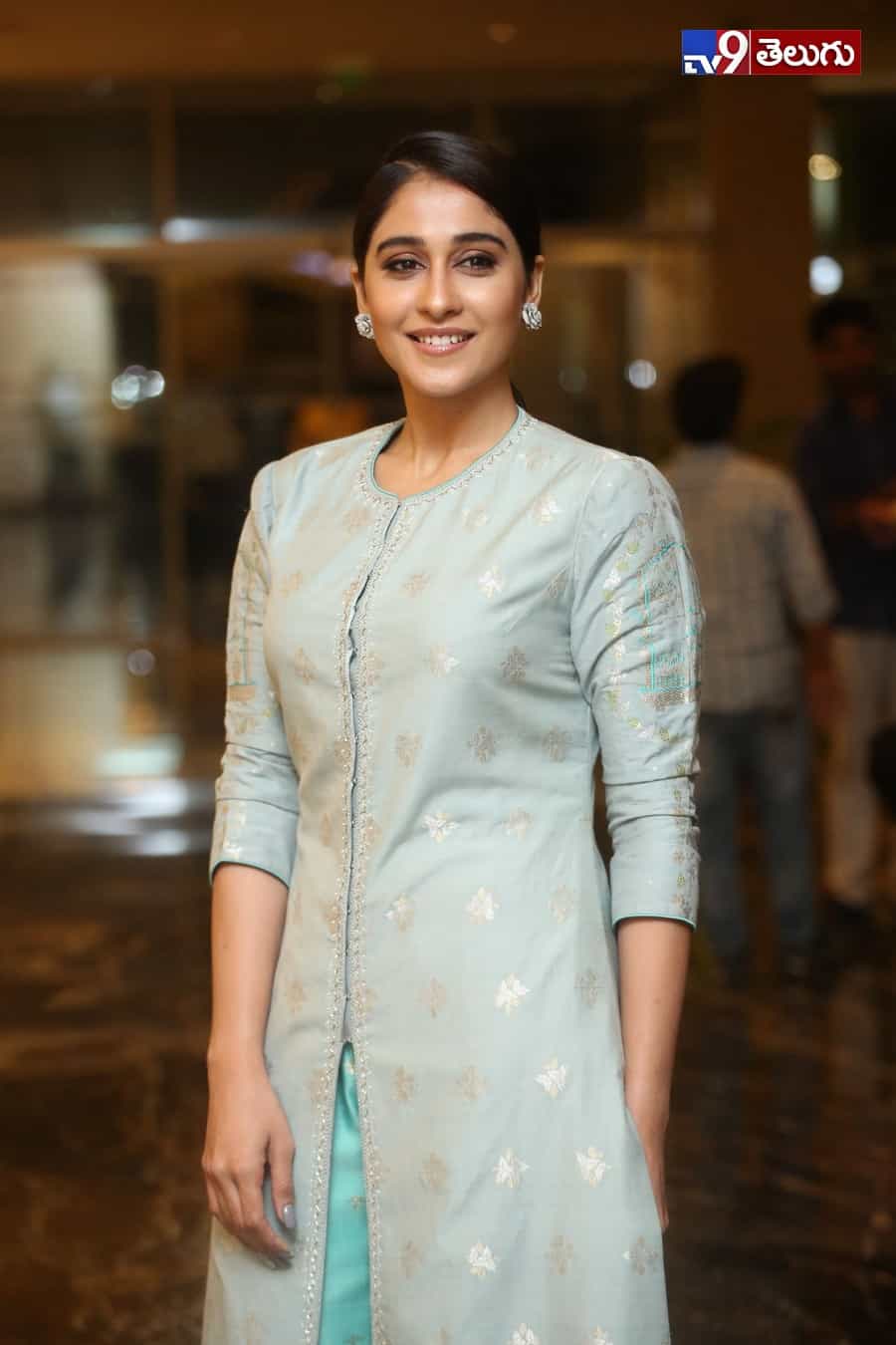 రెజీనా కసాండ్ర మెరుపులు…