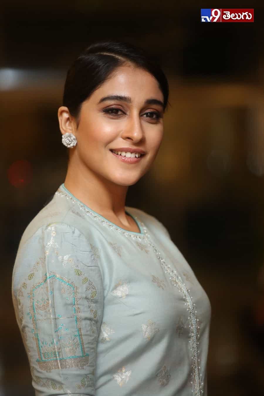 రెజీనా కసాండ్ర మెరుపులు…