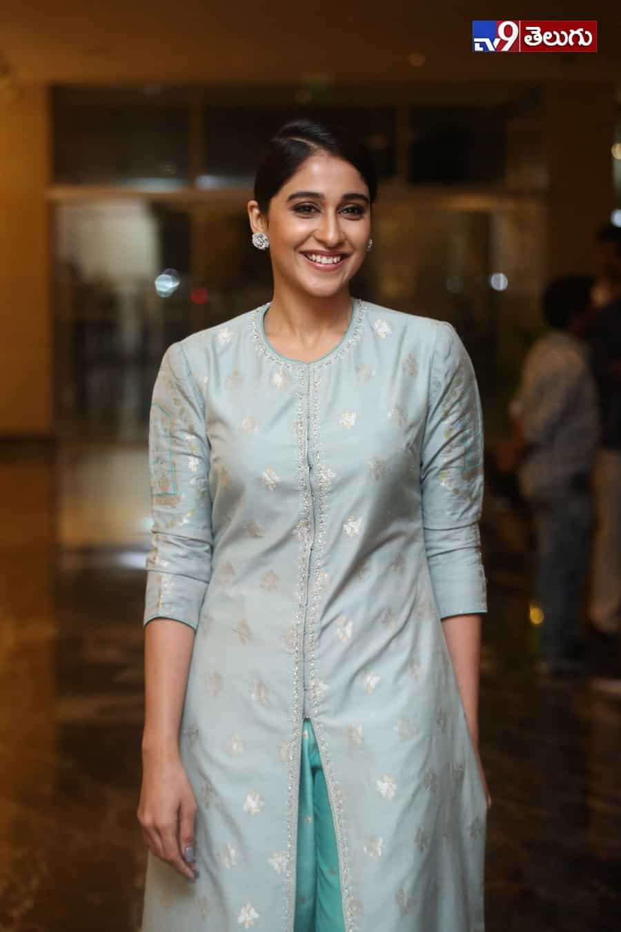 రెజీనా కసాండ్ర మెరుపులు…
