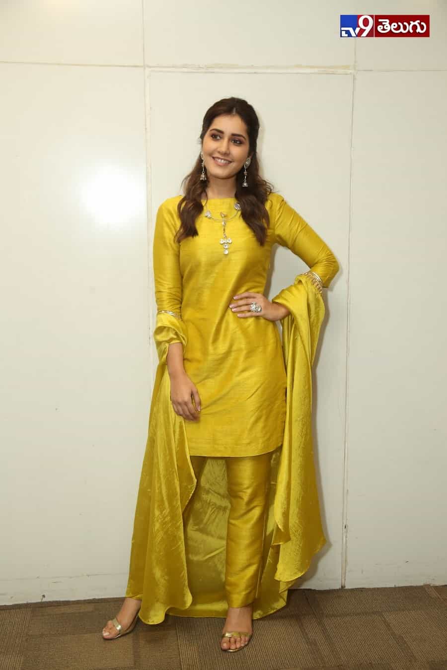 మోడల్ గా మారిన రాశి ఖన్నా