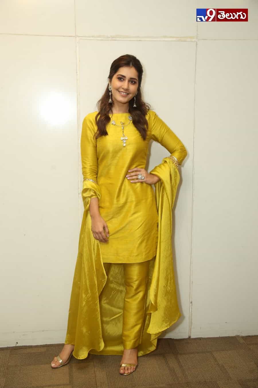 మోడల్ గా మారిన రాశి ఖన్నా
