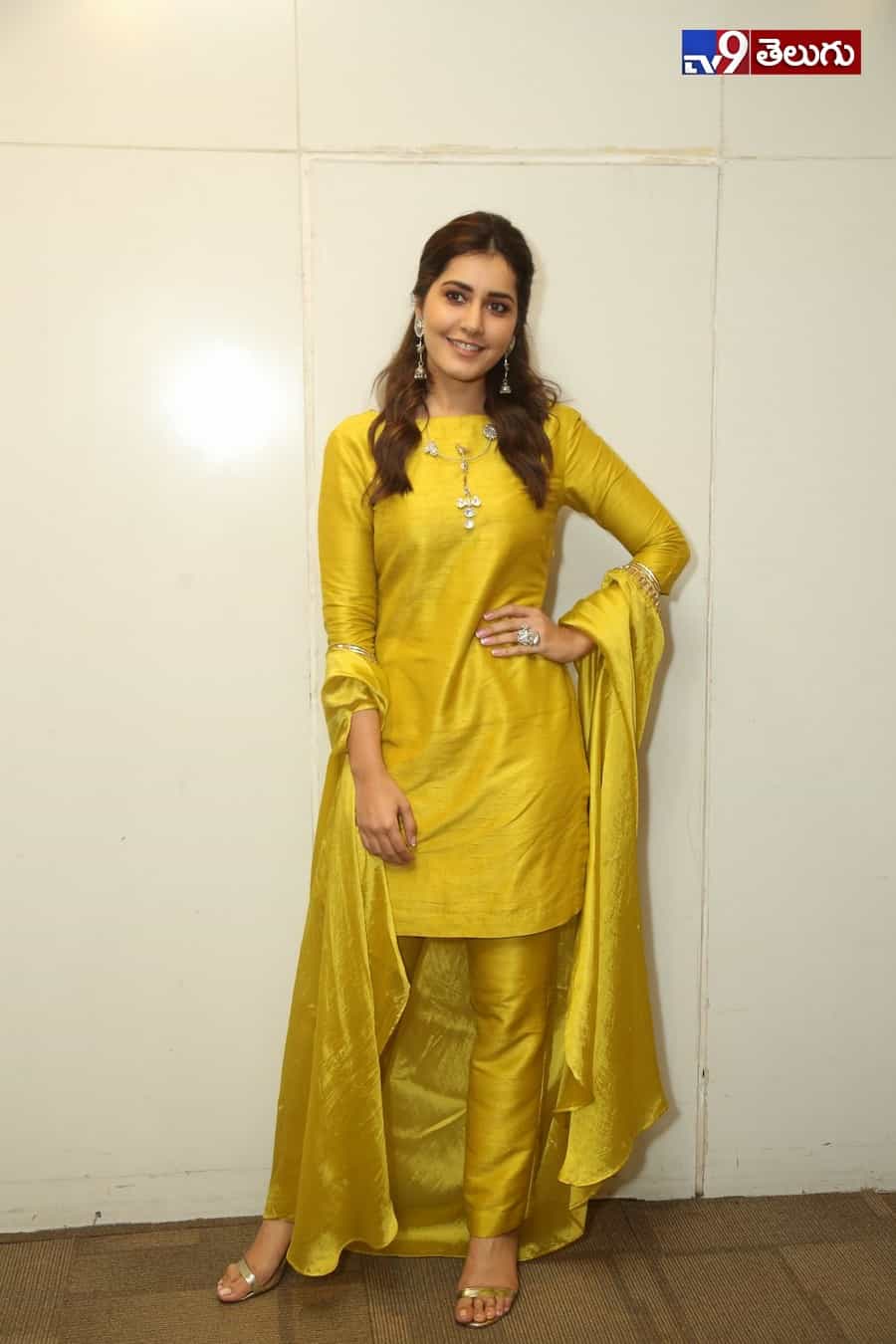 మోడల్ గా మారిన రాశి ఖన్నా