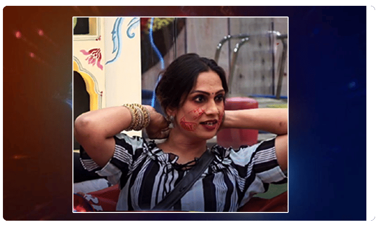 రేయ్ నీకు సిగ్గులేదురా.. చుక్కలు చూపిస్తా.. తమన్నా వీరంగం