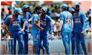 కశ్మీర్‌లో సైనిక ఆంక్షలు సడలింపు.. రోడ్లపైకి వచ్చిన జనం