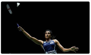 56 బంతుల్లో 134 నాటౌట్‌… 4 ఓవర్లలో 8 వికెట్లు…!